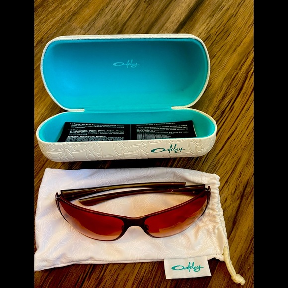 Vintage Oakley sunglasses - Picture 1 of 6